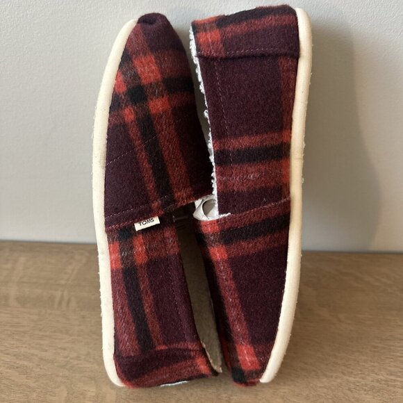 TOMS Women's Size 8 M Slippers Black Red Flannel - Picture 6 of 7